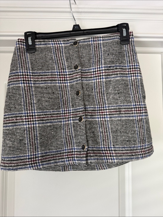 Ivy And Main Dresses & Skirts - Ivy and Main Button-Front Plaid Mini Skirt
